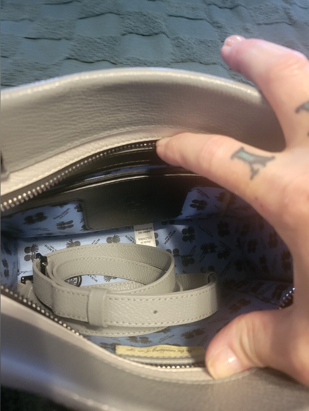 MIN & MON VALI GRAY STUD TIGER CROSSBODY - Picture 5 of 6